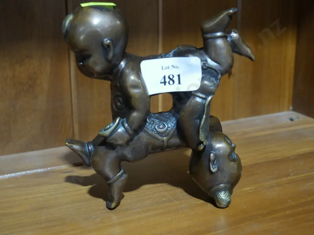 Oriental bronze baby sculpture Image 1++