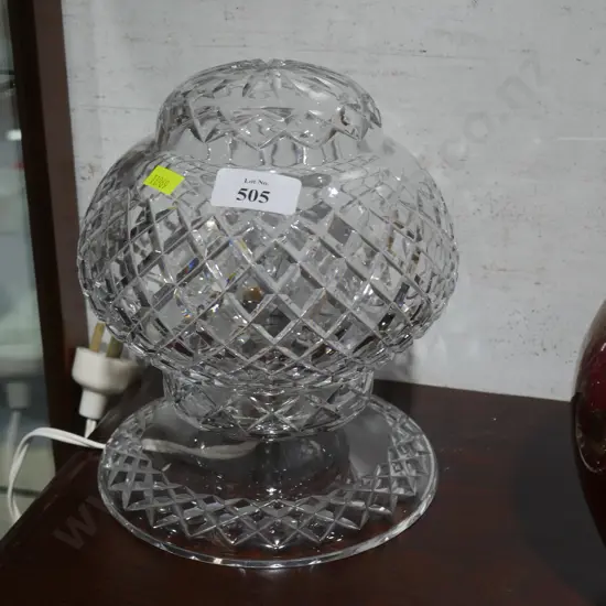 Cut crystal table lamp