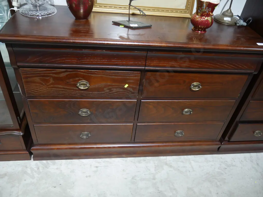 Lowboy and lingerie chest Image 1++