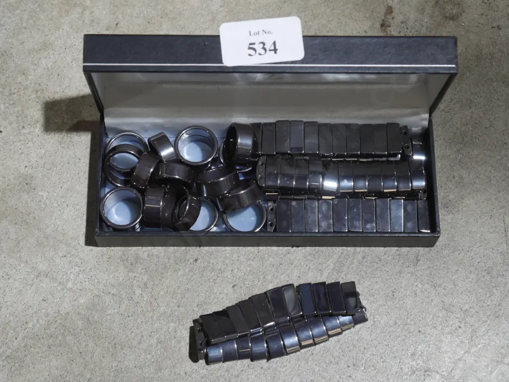 Rings and bracelets Image 1++