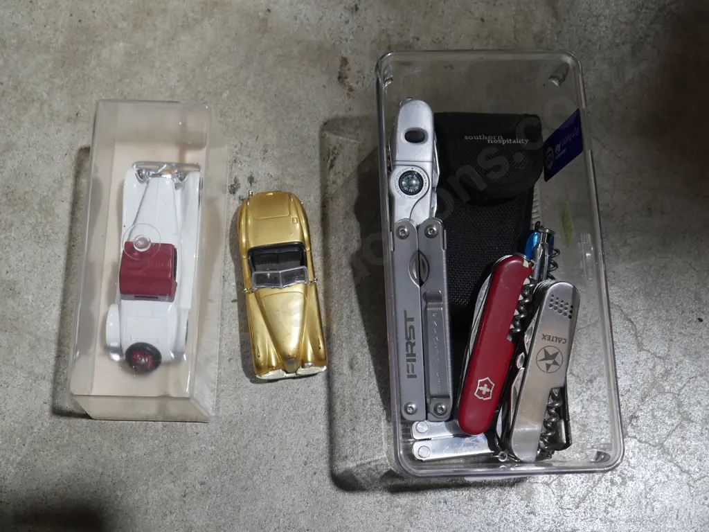 Pocket knives, model cars etc Image 1++