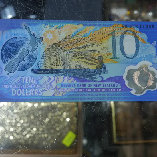 $10 New Zealand millennium banknote