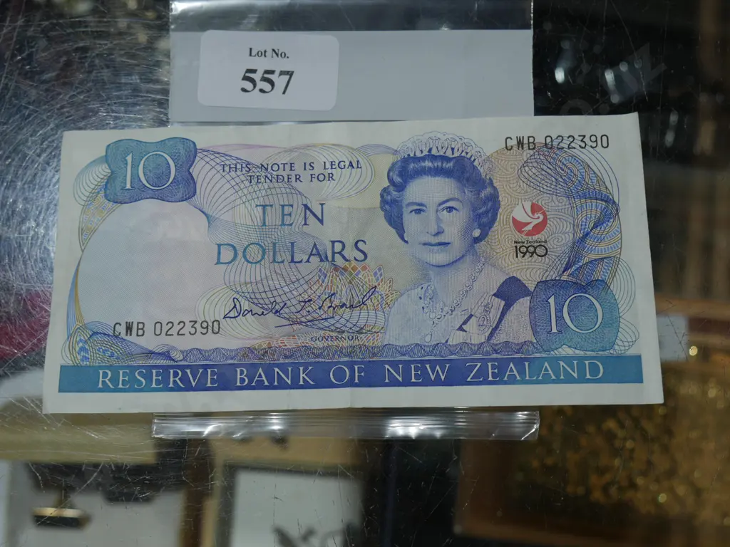 New Zealand 1990 $10 treaty of waitangi banknote Image 1++