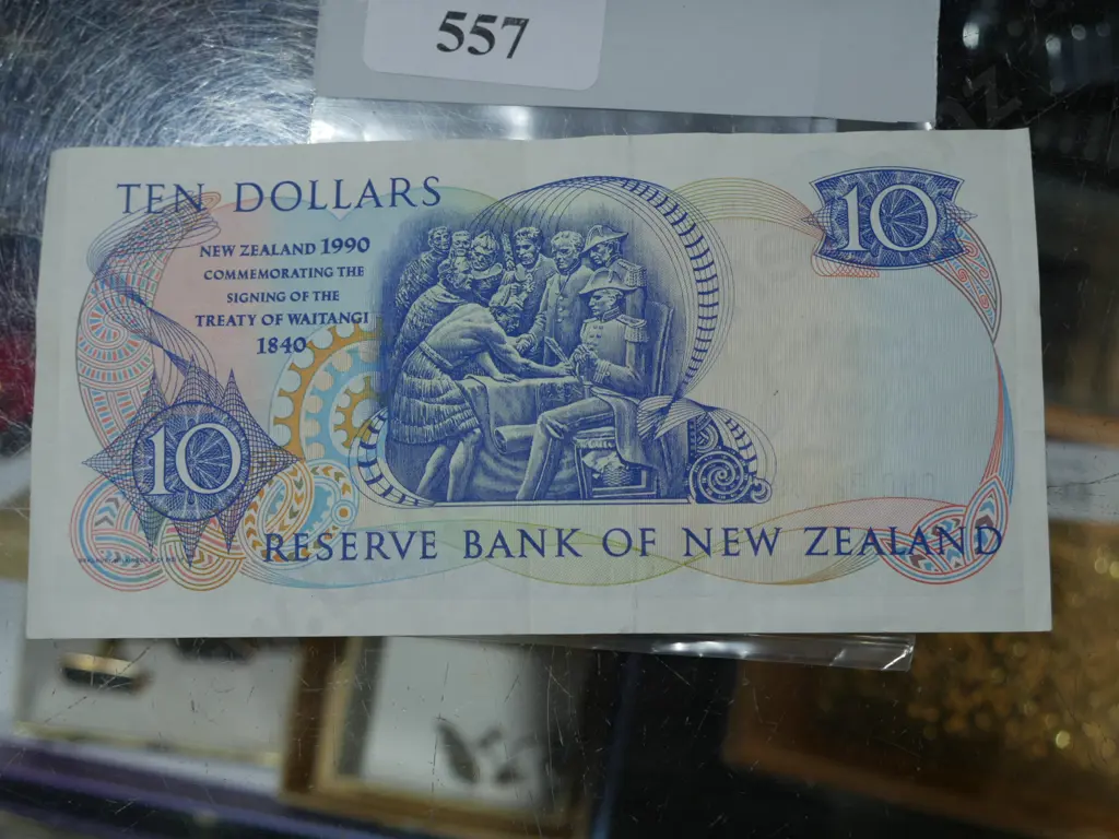 New Zealand 1990 $10 treaty of waitangi banknote Image 1++