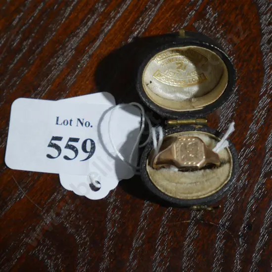 9ct gold signet ring