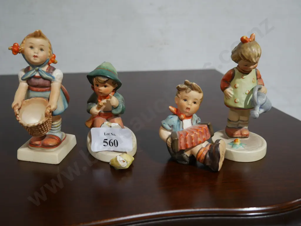 4 Goebel figurines, 1 A/F Image 1++