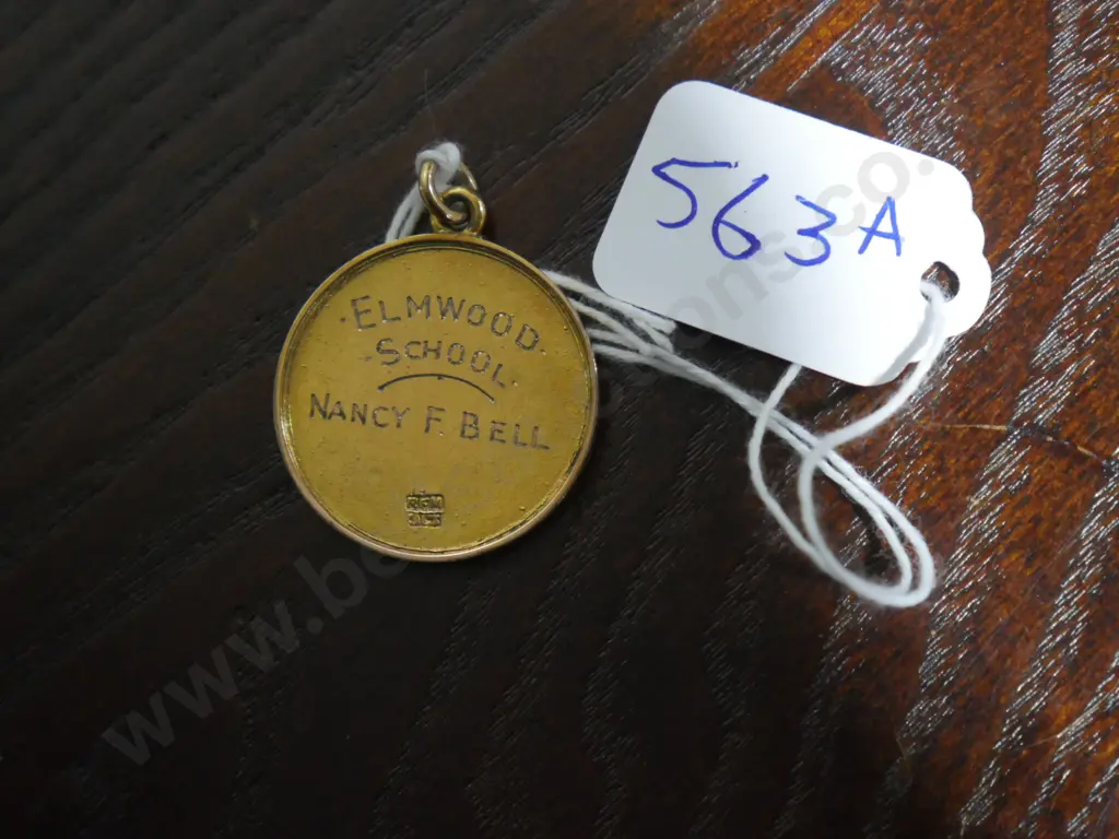 9 carat gold dux 1943 medal Image 1++