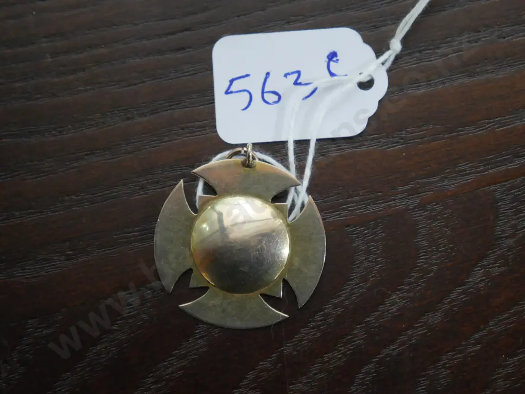 9ct gold pendant Image 1++