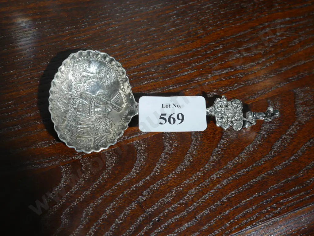 Sterling silver tea caddie spoon Image 1++