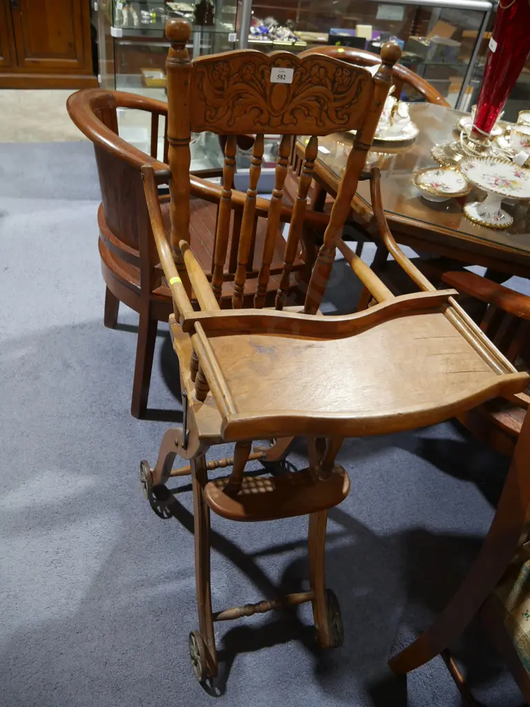 Vintage high chair Image 1++