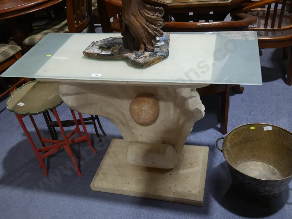 Shell-shaped base console table Image 1++
