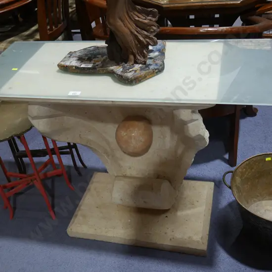 Shell-shaped base console table