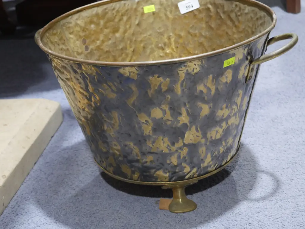 Brass bucket Image 1++