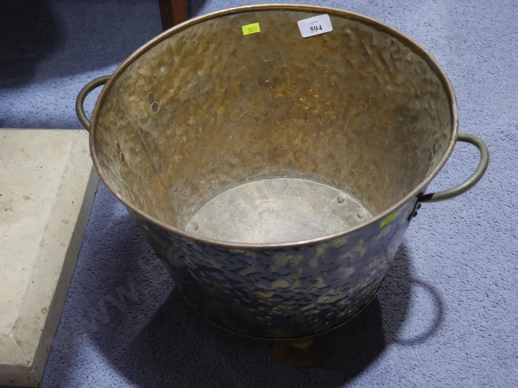 Brass bucket Image 1++