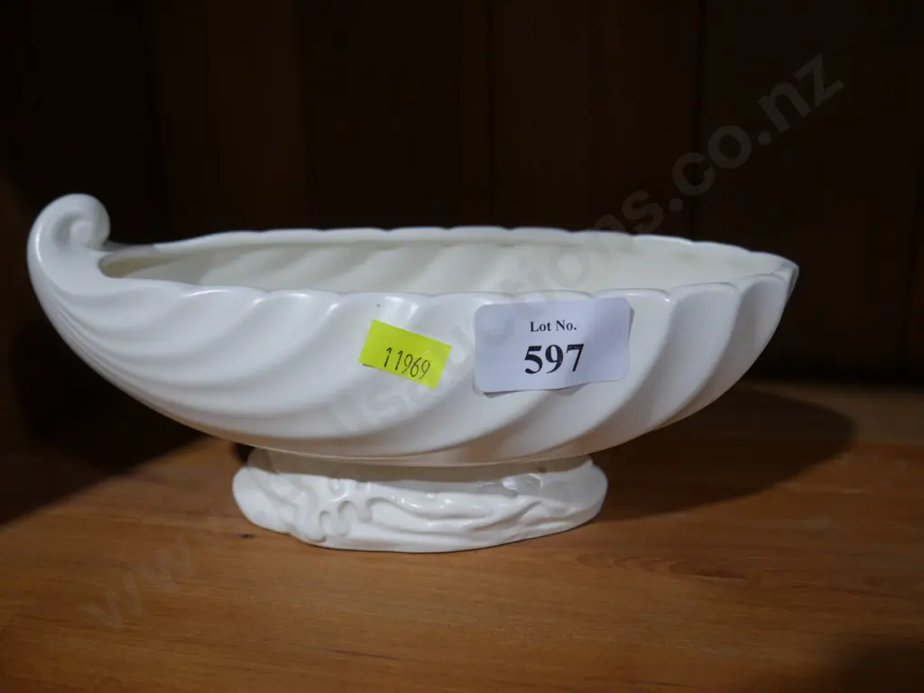 Crown Lynn vase Image 1++