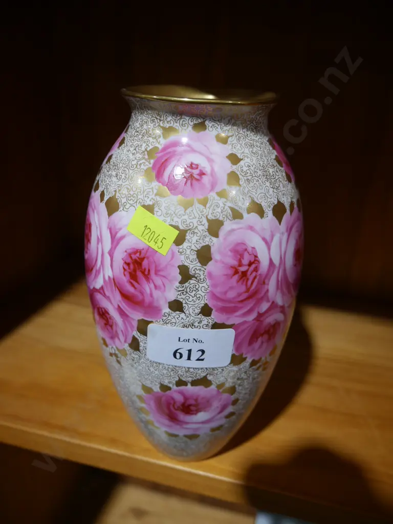 Royal Doulton Rose vase Image 1++