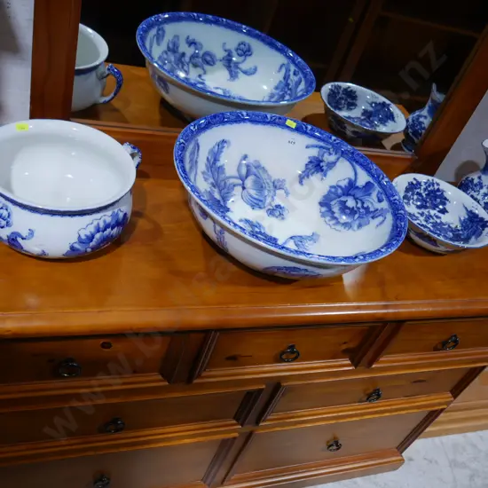 Blue and white china bowls and jug