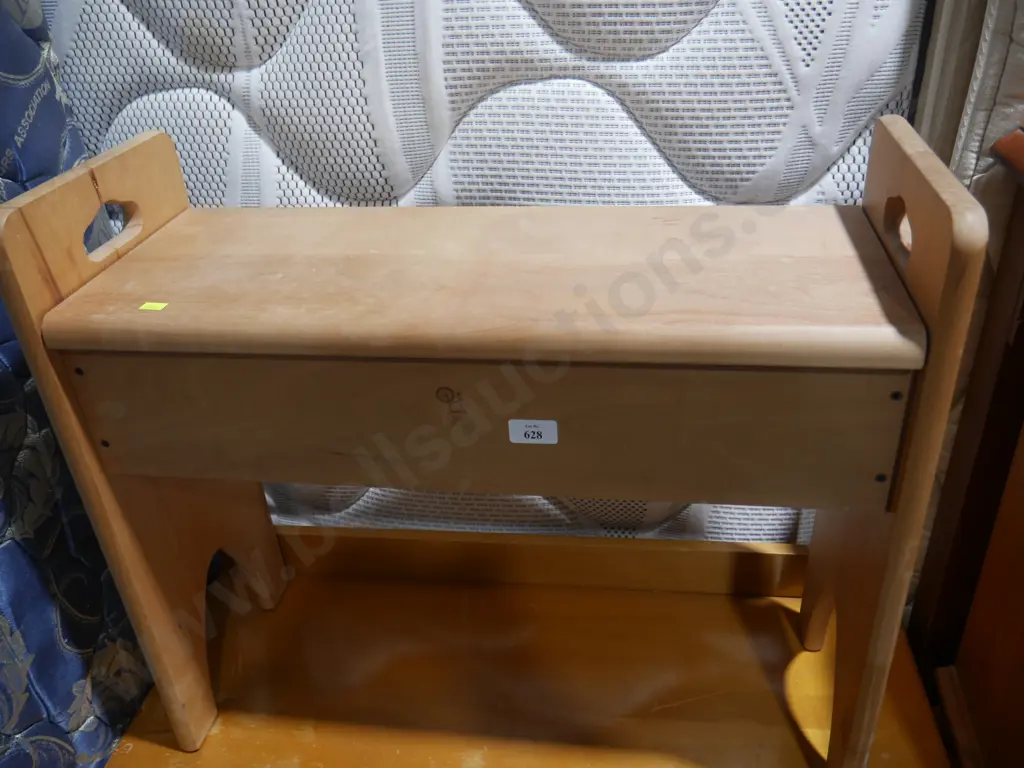 Piano stool Image 1++