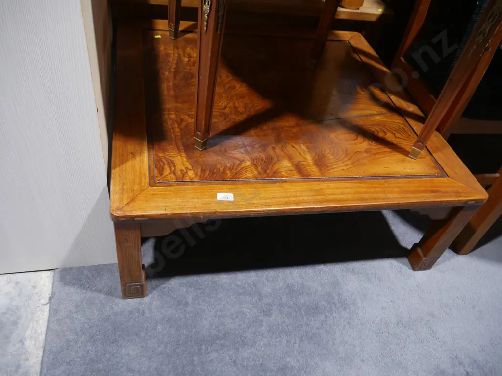 Coffee table Image 1++