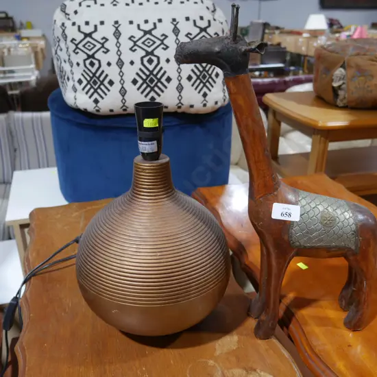 Table lamp and giraffe