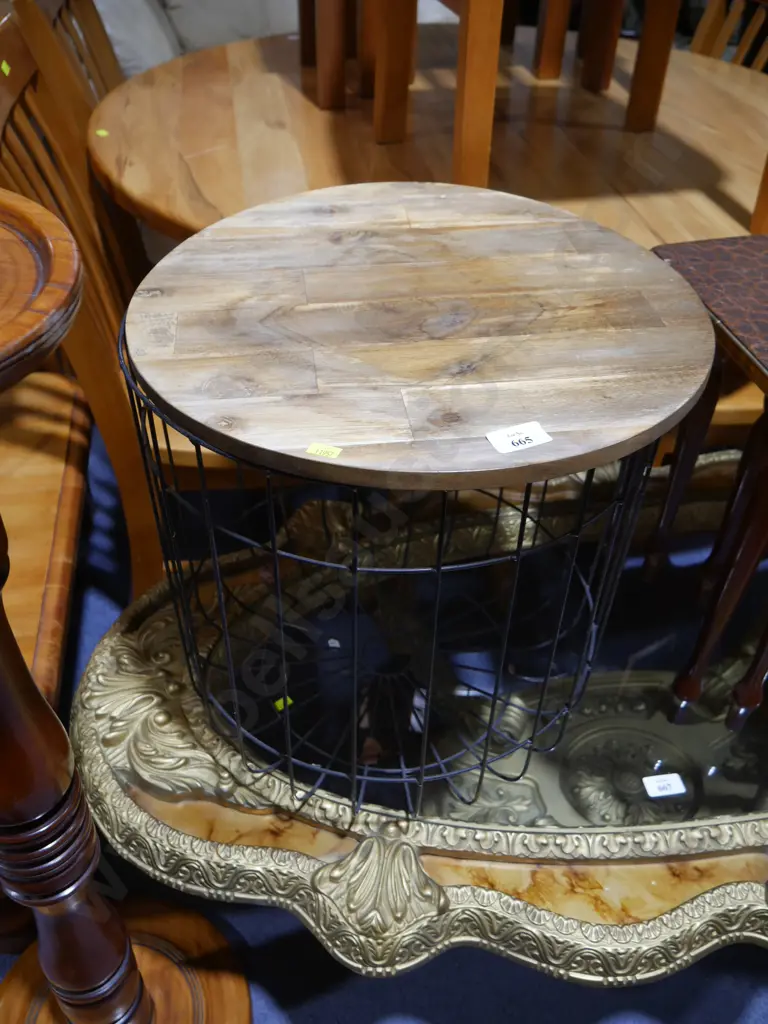 Wine table Image 1++