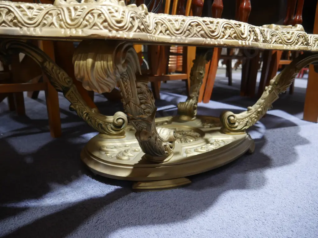 Ornate coffee table Image 1++