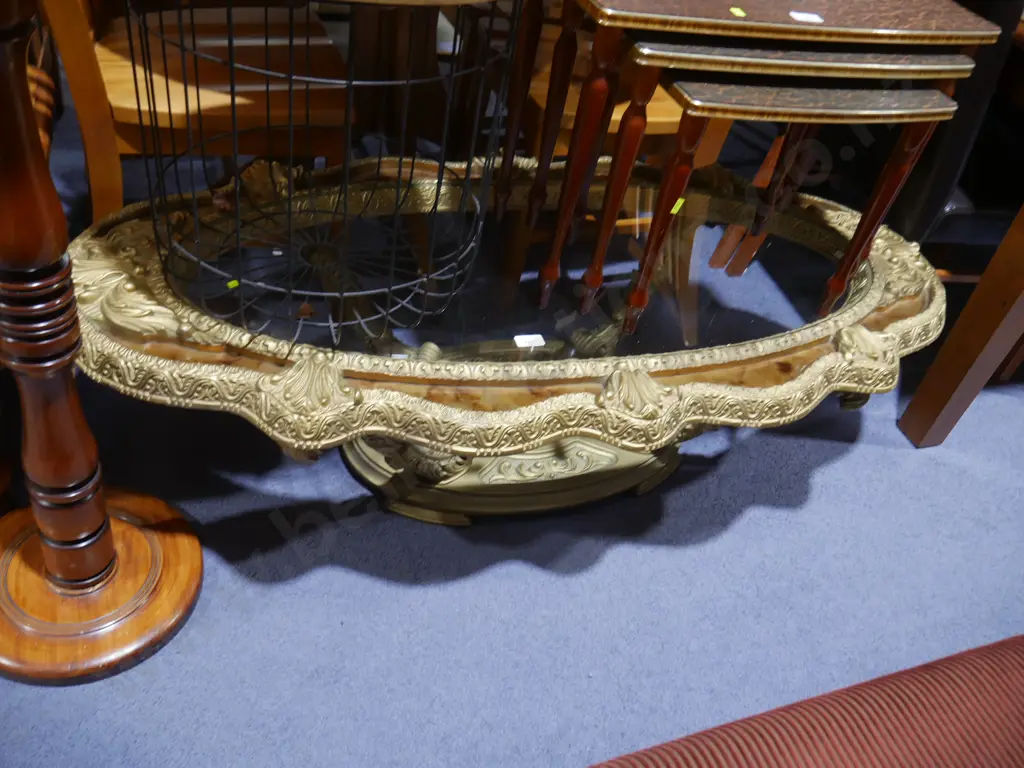 Ornate coffee table Image 1++
