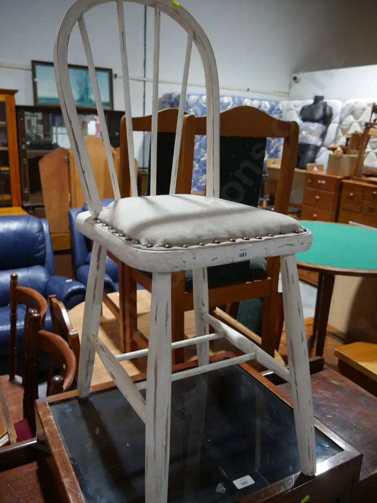 White painted chair Image 1++