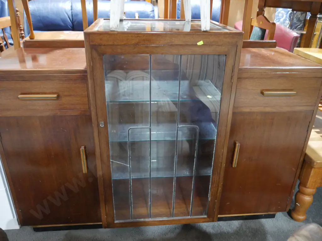 Sideboard Image 1++