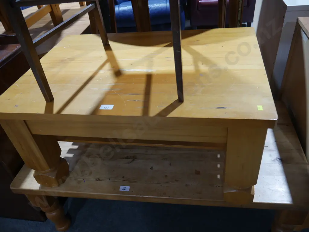 Coffee table Image 1++