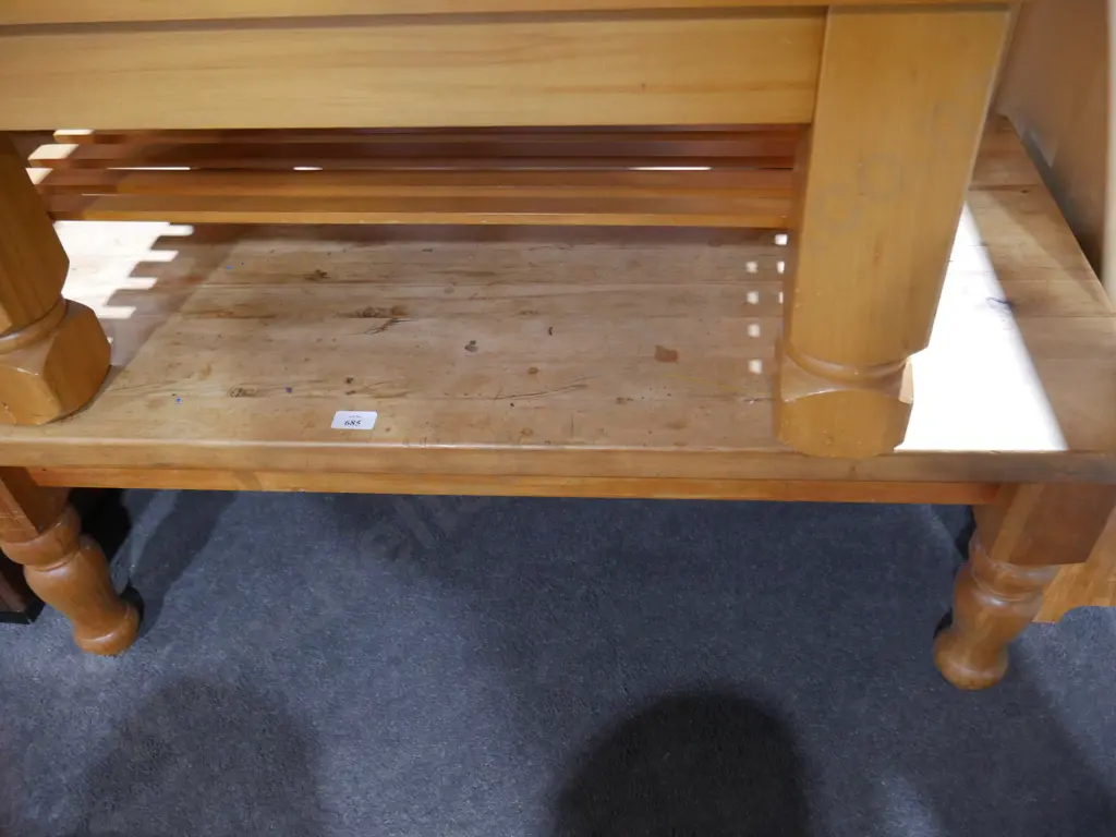 Coffee table Image 1++