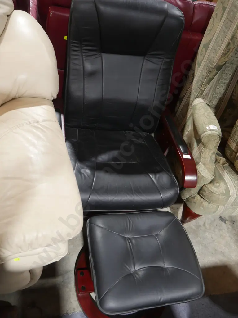 Armchair and stool Image 1++