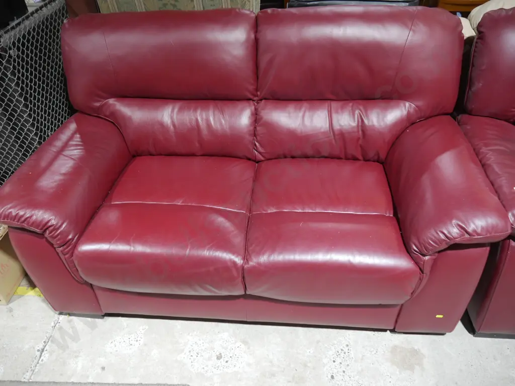 2 piece maroon lounge suite Image 1++