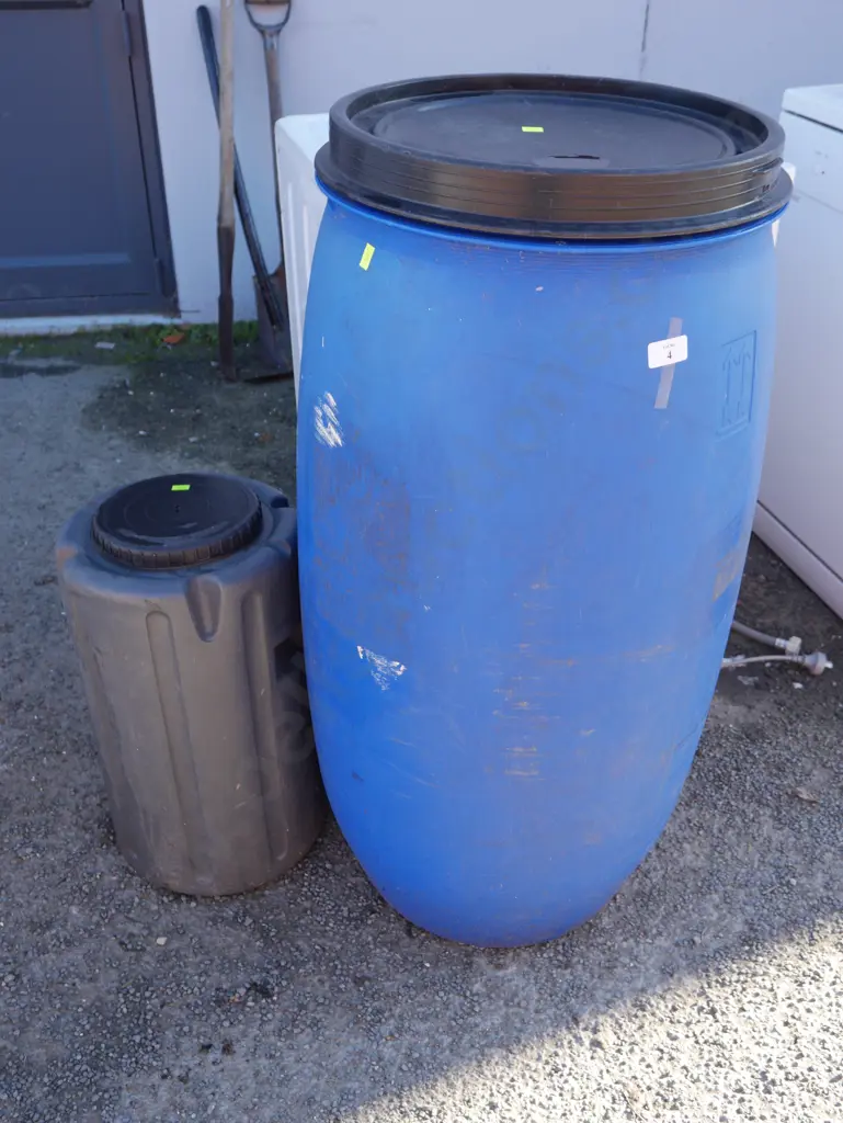 Plastic drums Image 1++