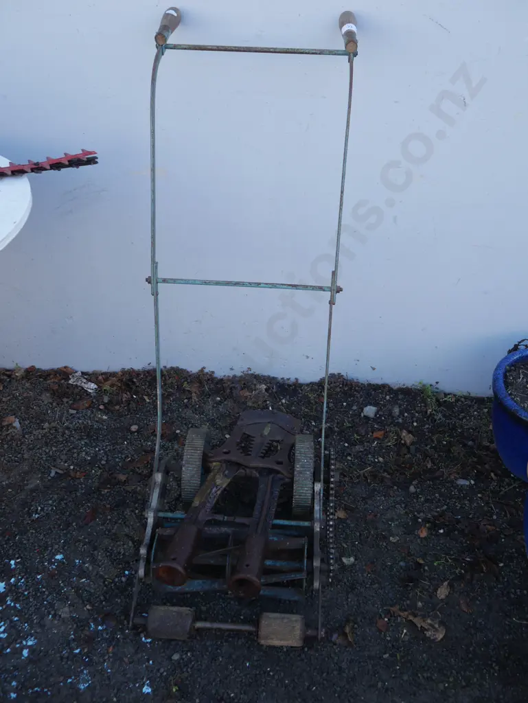 Old lawn mower Image 1++