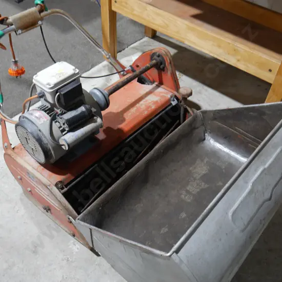 Electric reel mower