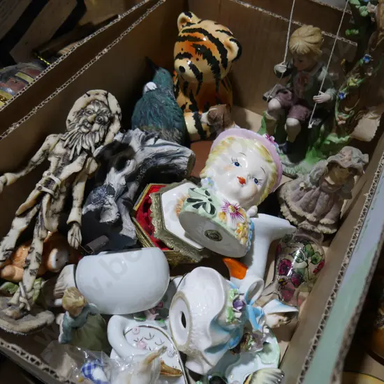 Figurines