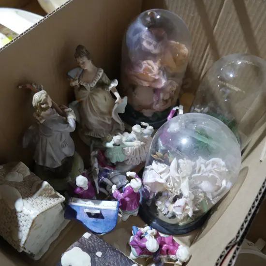 Figurines