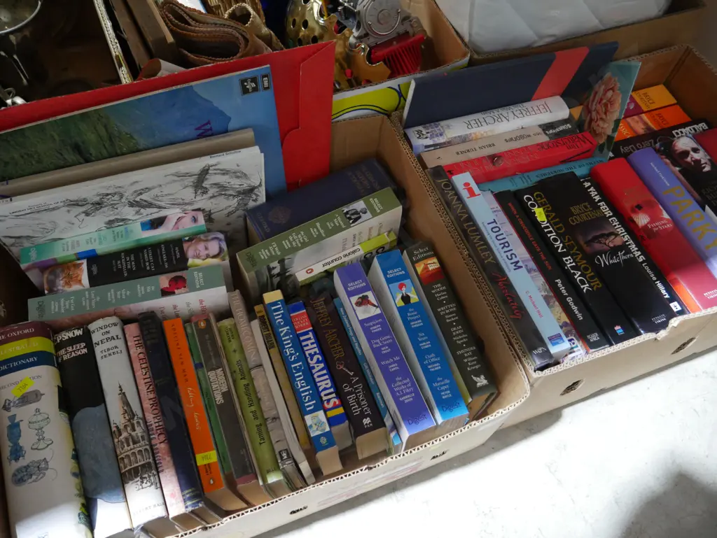 2 boxes books Image 1++