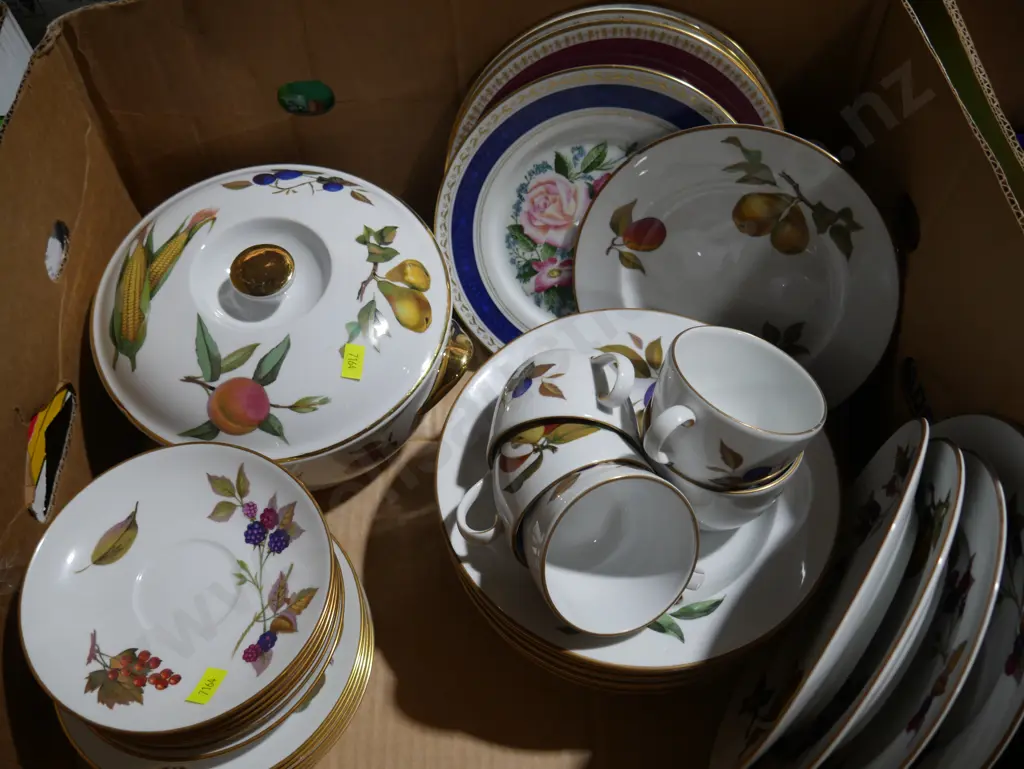 Royal Worchester china Image 1++