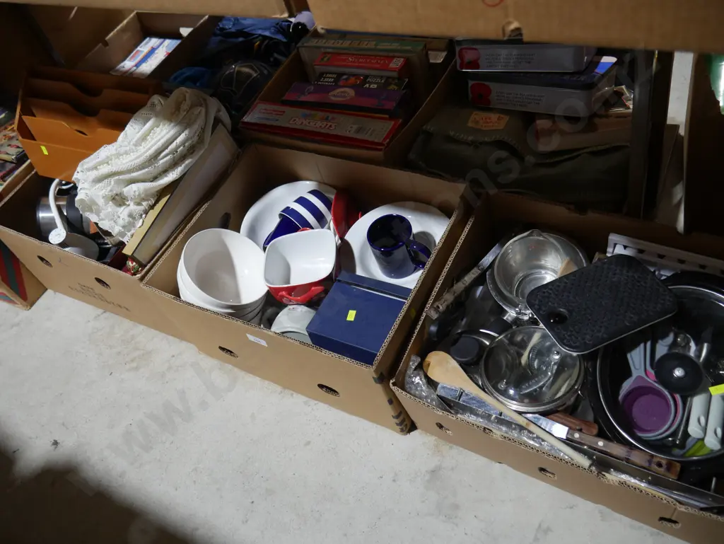 3 boxes kitchenware, sundries Image 1++