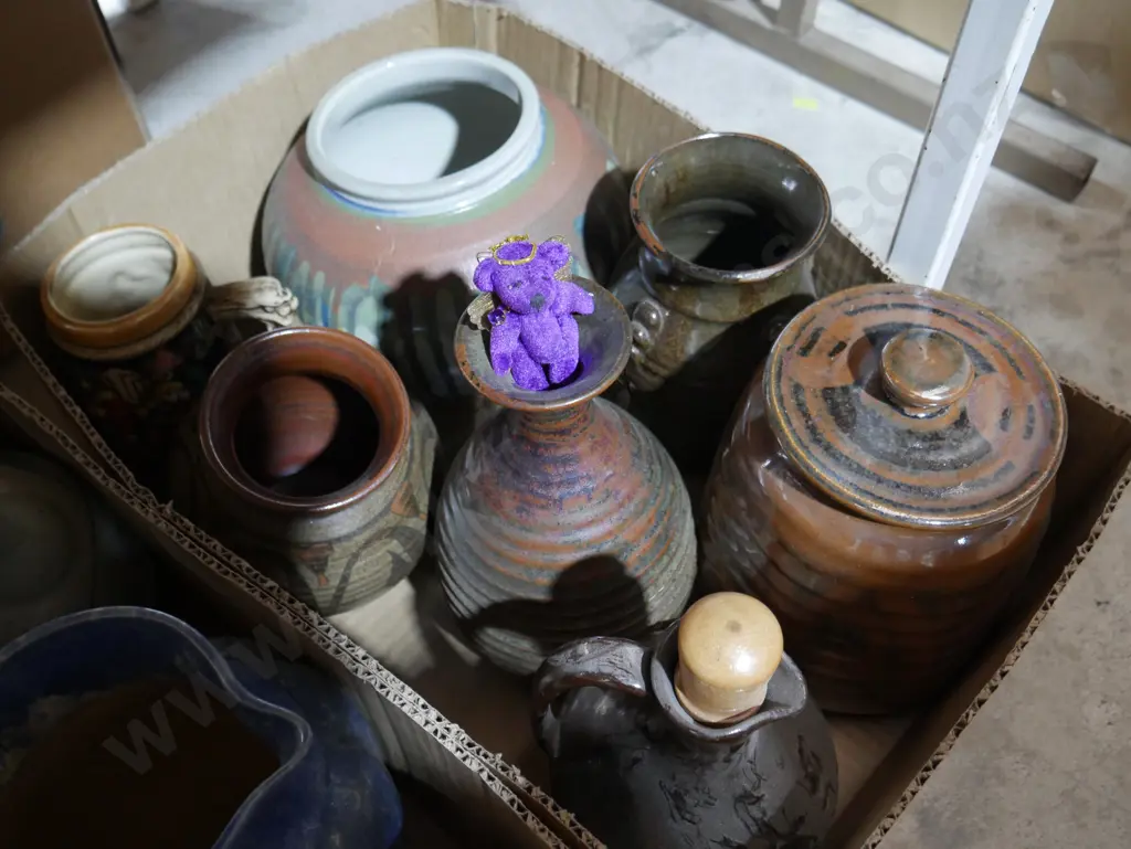 Pottery vases Image 1++