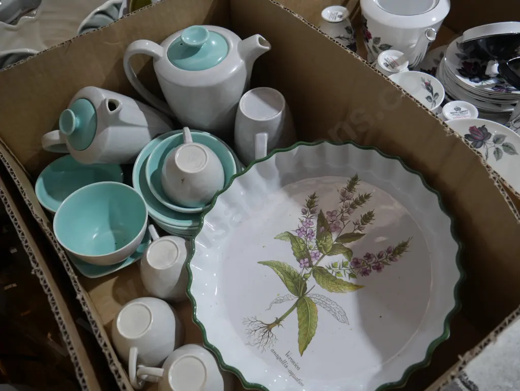 Poole tea set Image 1++