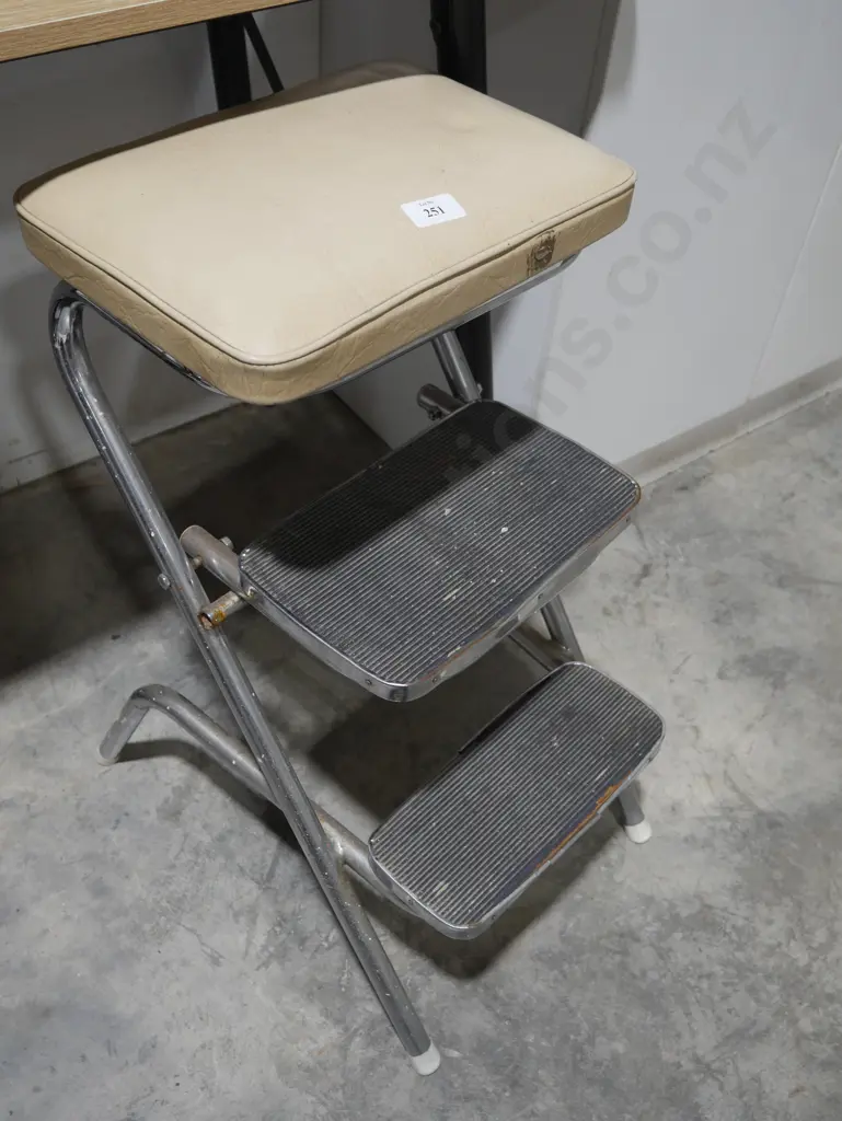 Retro stool Image 1++