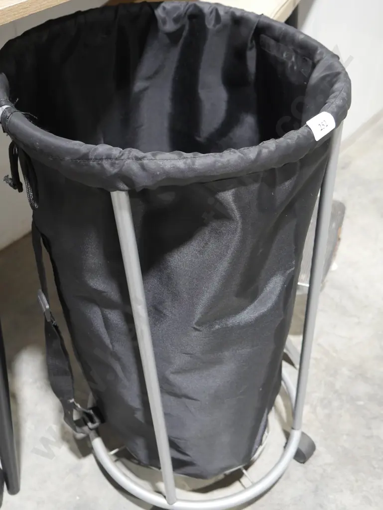 Laundry trolley Image 1++
