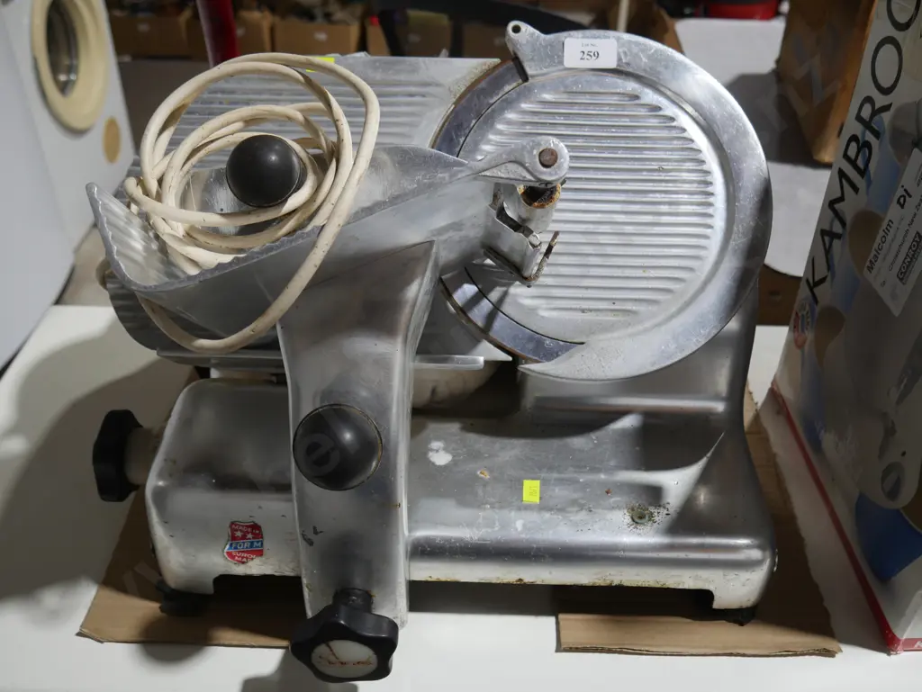 Commercial slicer Image 1++