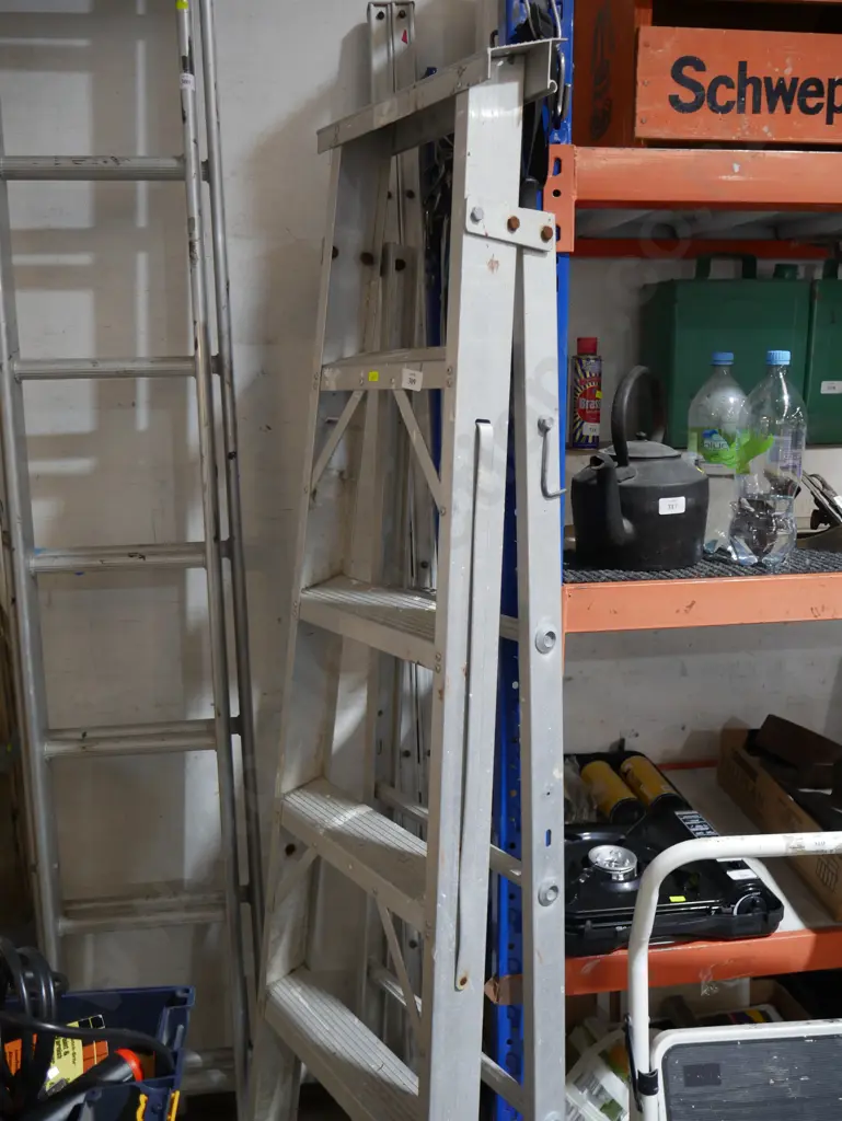 Aluminium extension ladder Image 1++