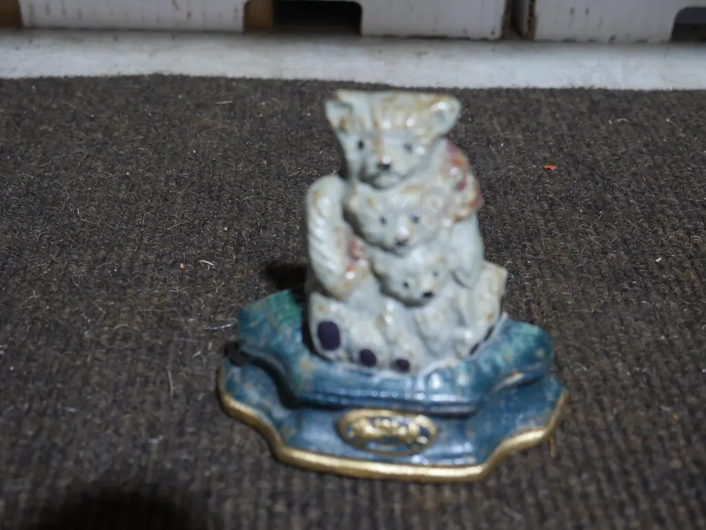 Cast iron bear door stop Image 1++