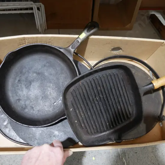 Cast iron fry pans