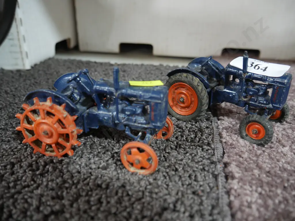 2 tractors Image 1++